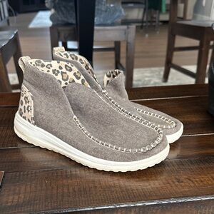 Hey Dude Beige Textured Sole Shoes